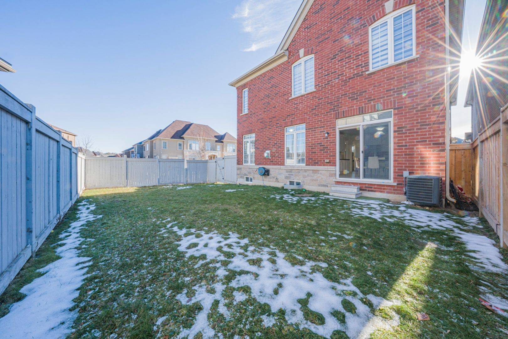 East Gwillimbury, ON L9N 0S7,100 Beckett AVE