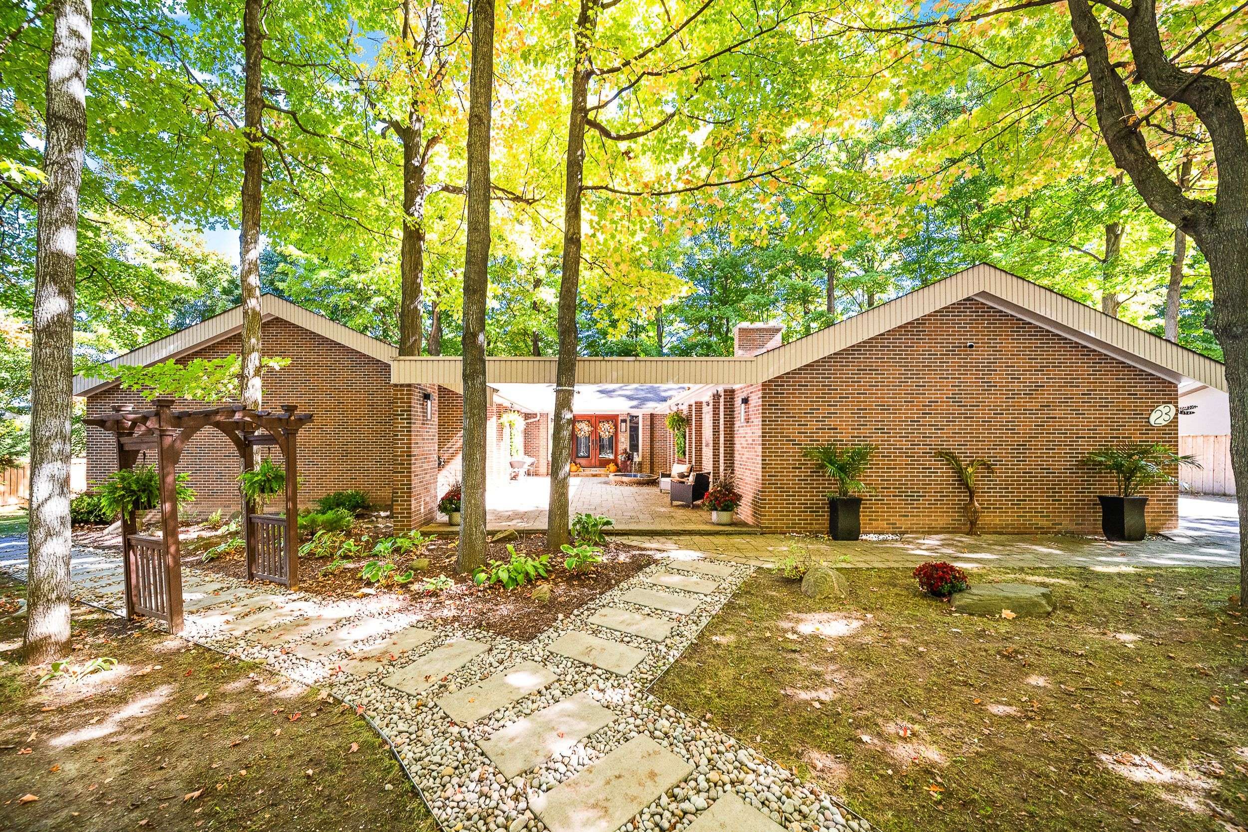 King, ON L0G 1N0,23 Cedarwood CRES