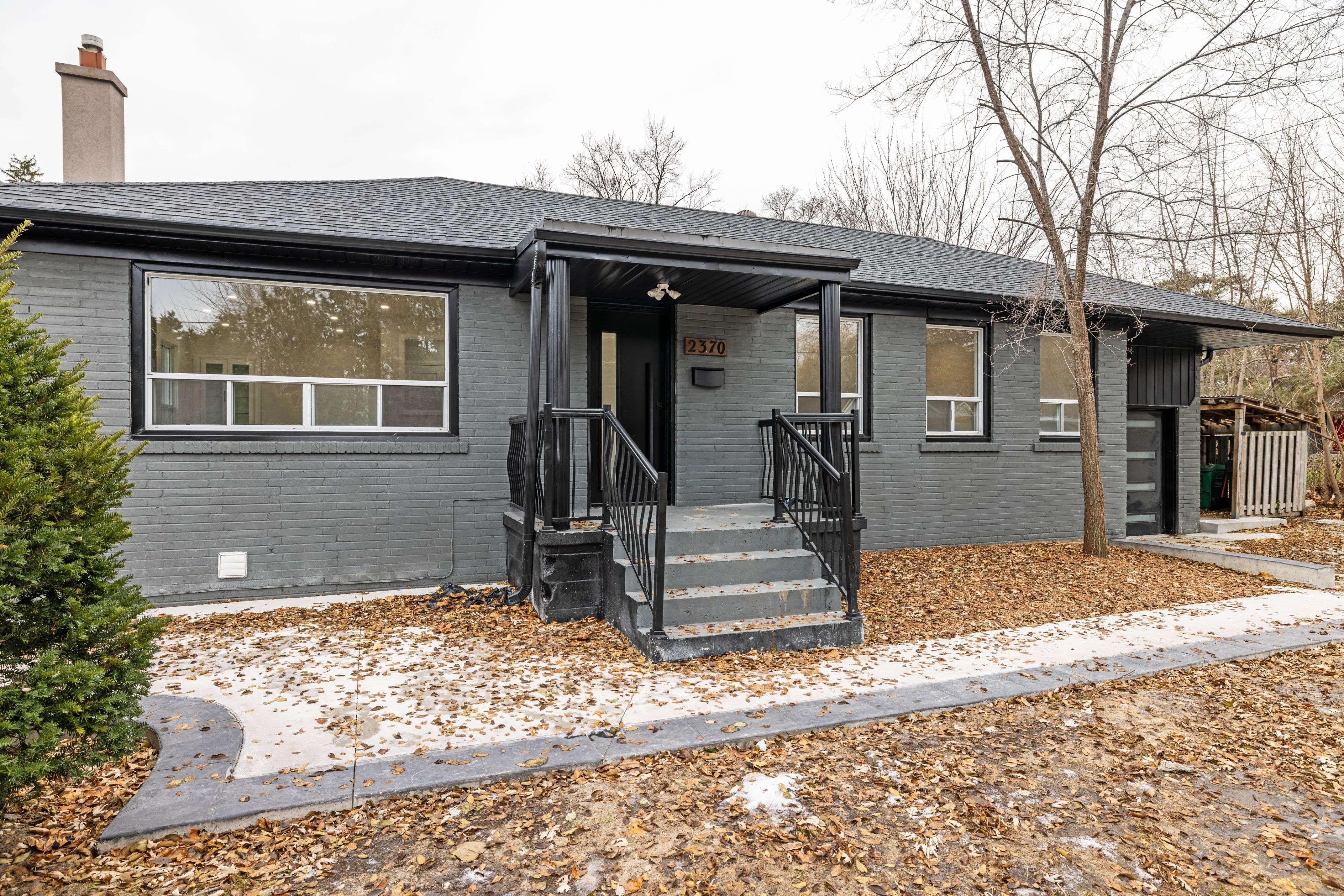 Mississauga, ON L5A 2K3,2370 Camilla RD