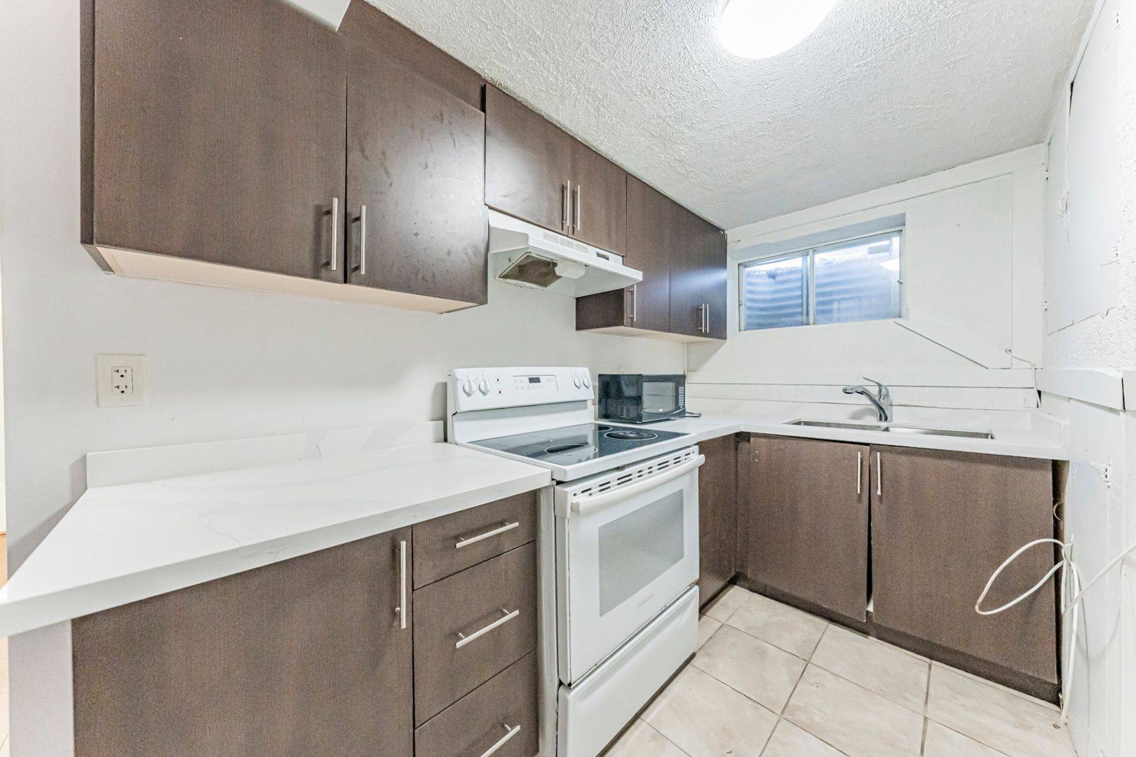 Brampton, ON L6S 1N7,22 Hazelglen CT