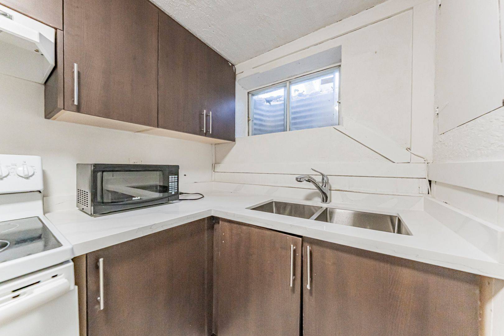 Brampton, ON L6S 1N7,22 Hazelglen CT