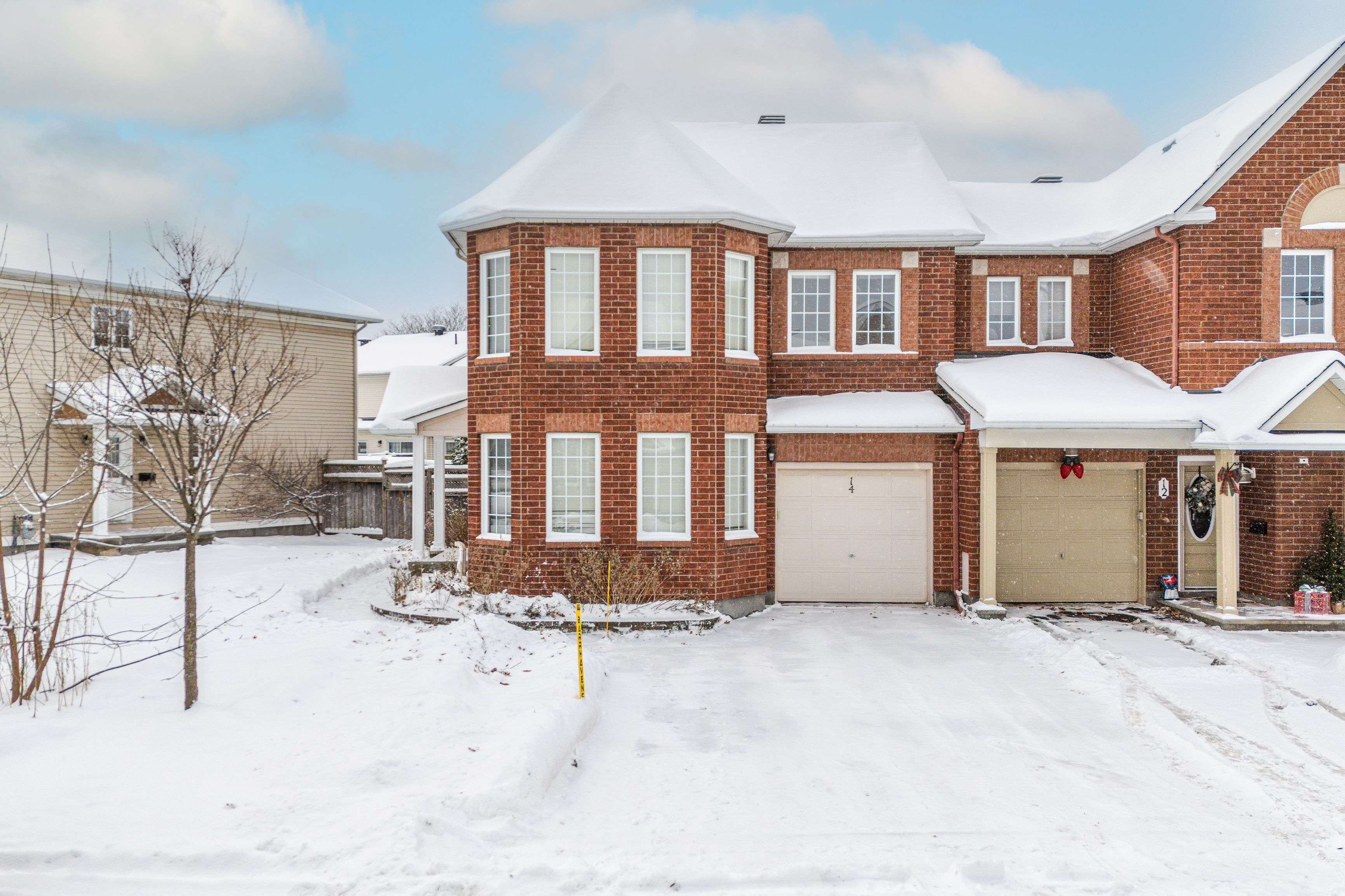 Barrhaven, ON K2J 4X5,14 Gatesbury ST