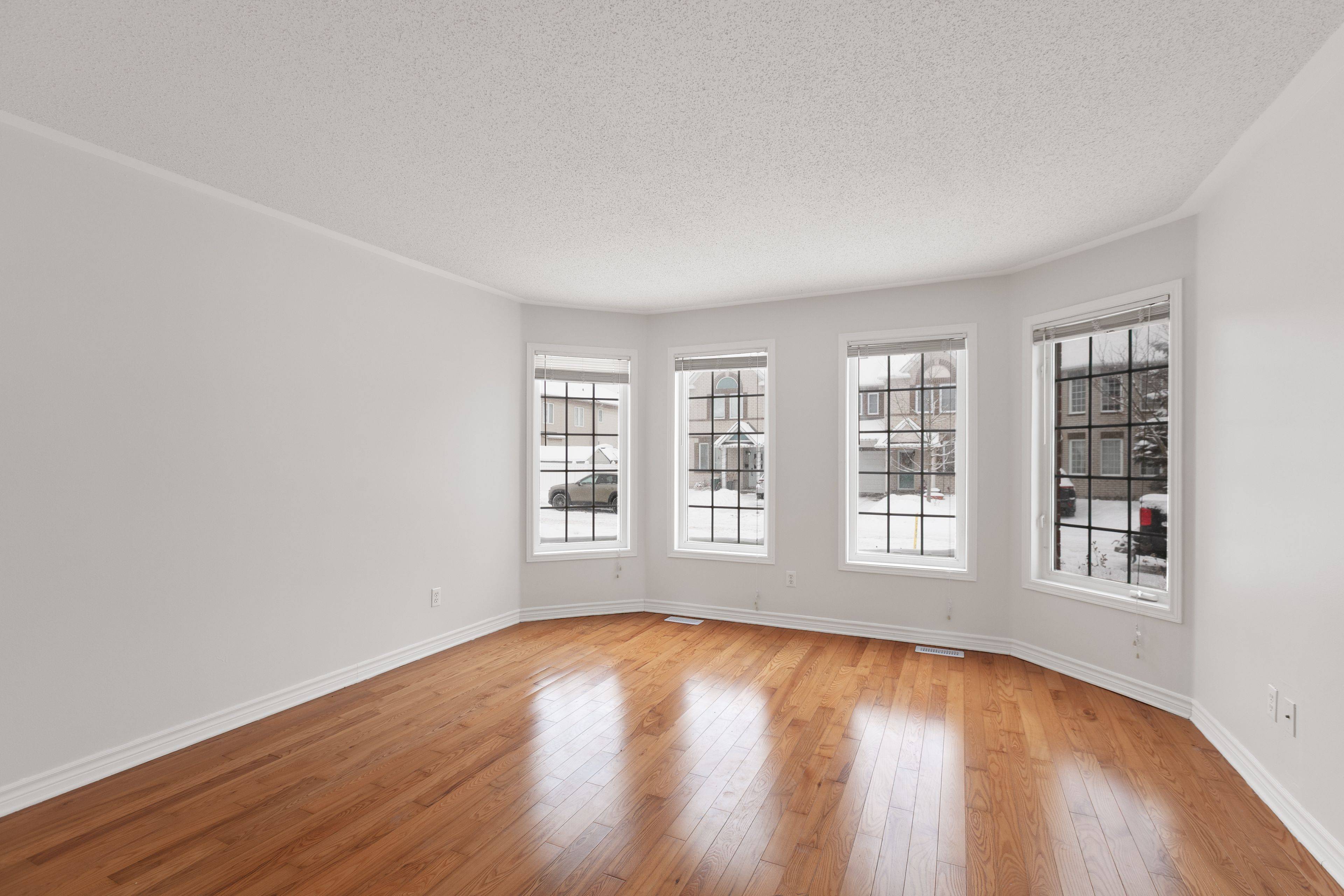 Barrhaven, ON K2J 4X5,14 Gatesbury ST