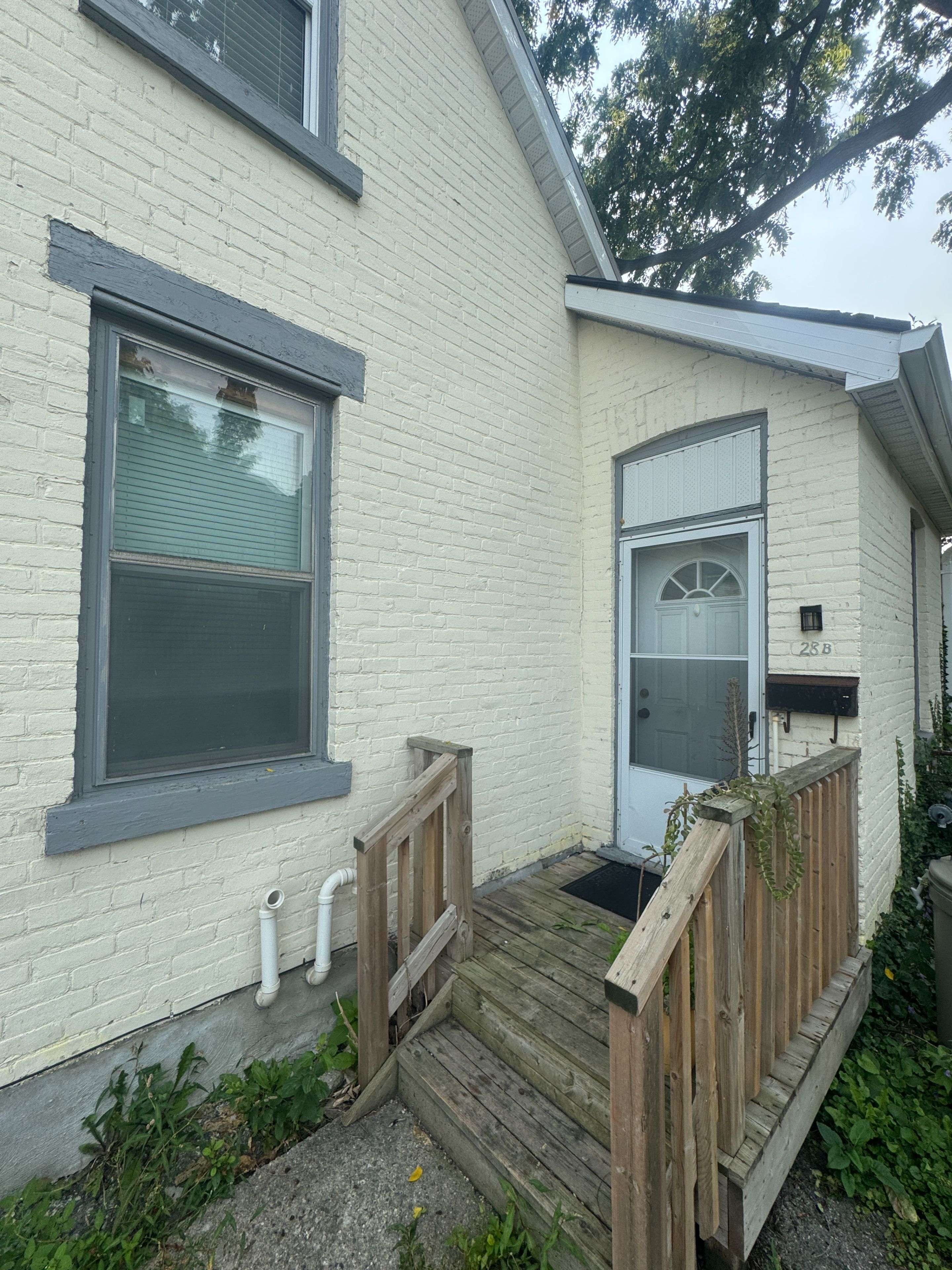 London North, ON N6H 1R3,28 Oxford ST W #B