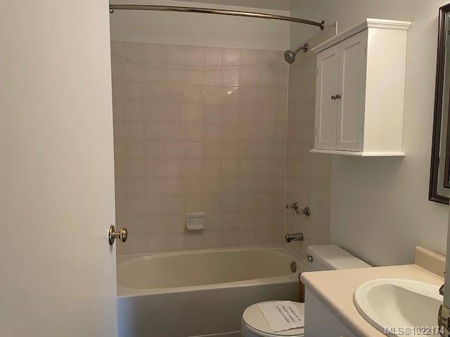 Courtenay, BC V9N 3R9,1050 Braidwood Rd #412