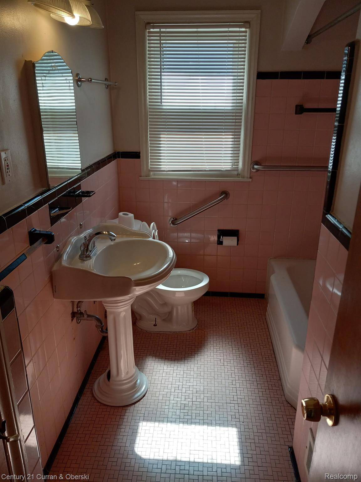 Detroit, MI 48228,7661 Penrod ST