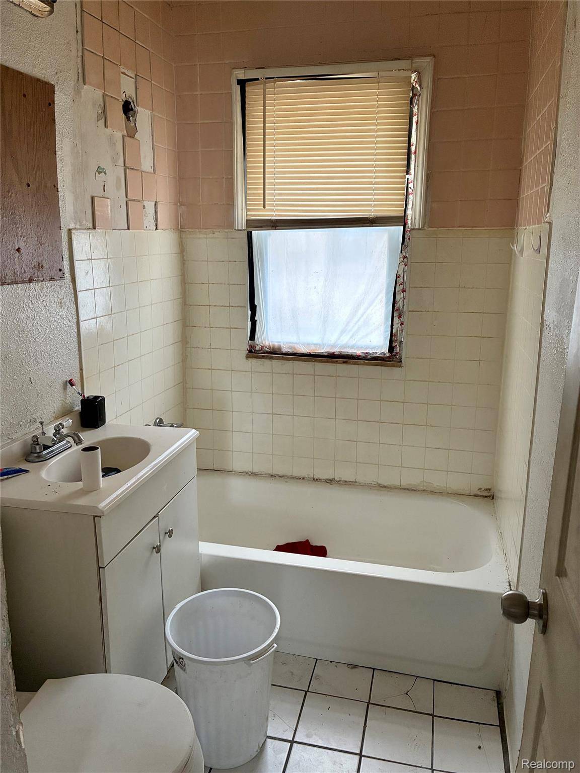 Detroit, MI 48205,13350 Tacoma ST