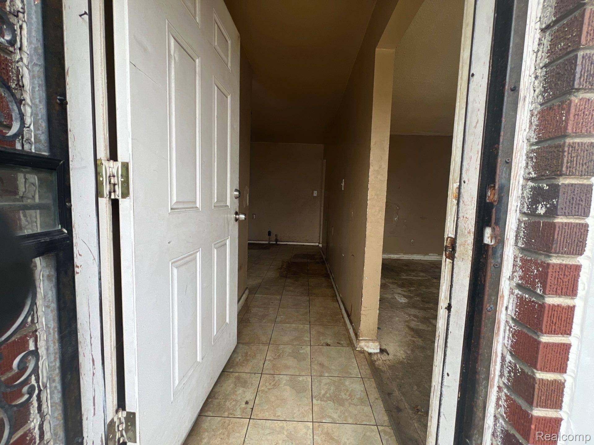 Detroit, MI 48203,20041 Marx ST