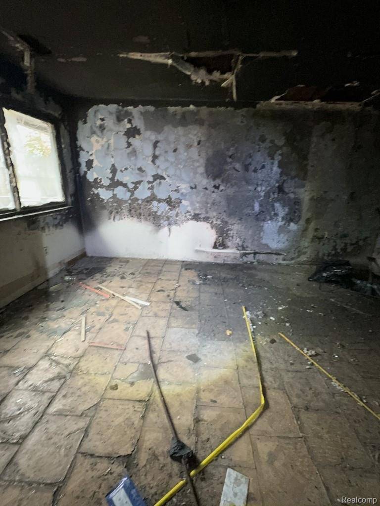 Detroit, MI 48203,19326 Andover ST