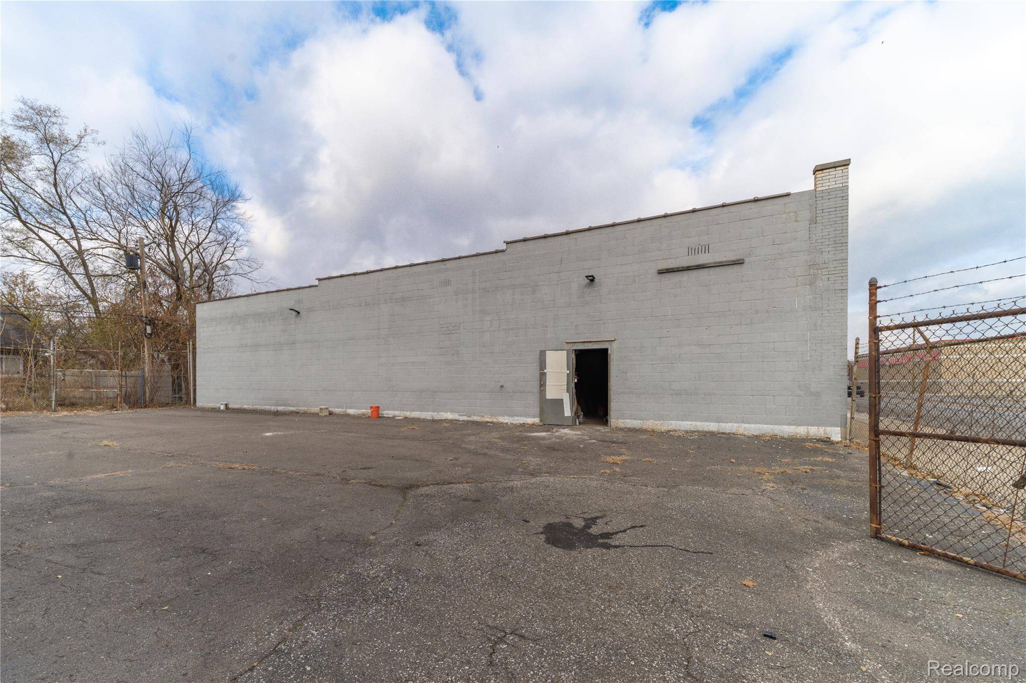 Detroit, MI 48238,15031 Wyoming AVE