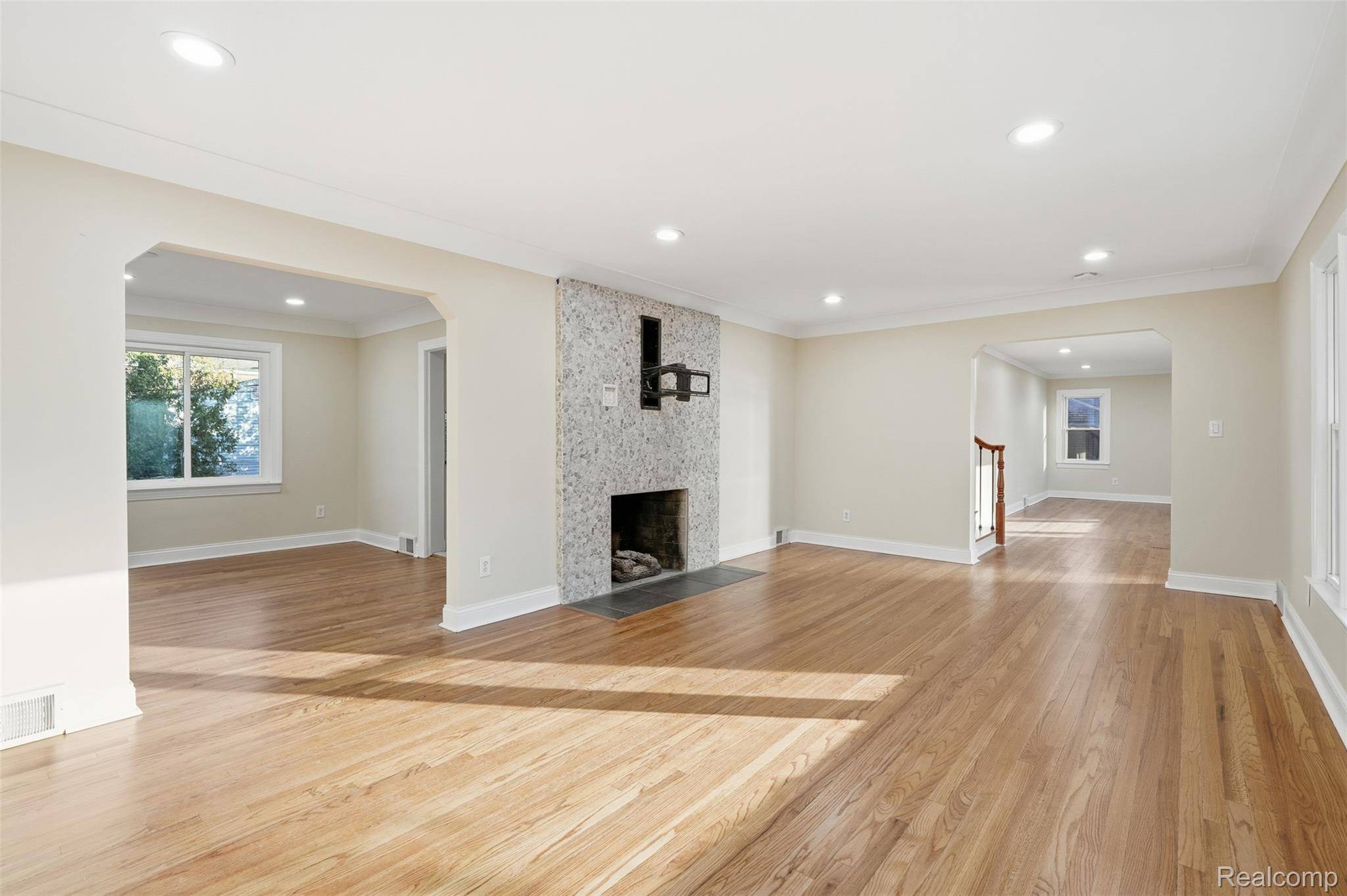 Dearborn, MI 48124,601 S Lafayette ST