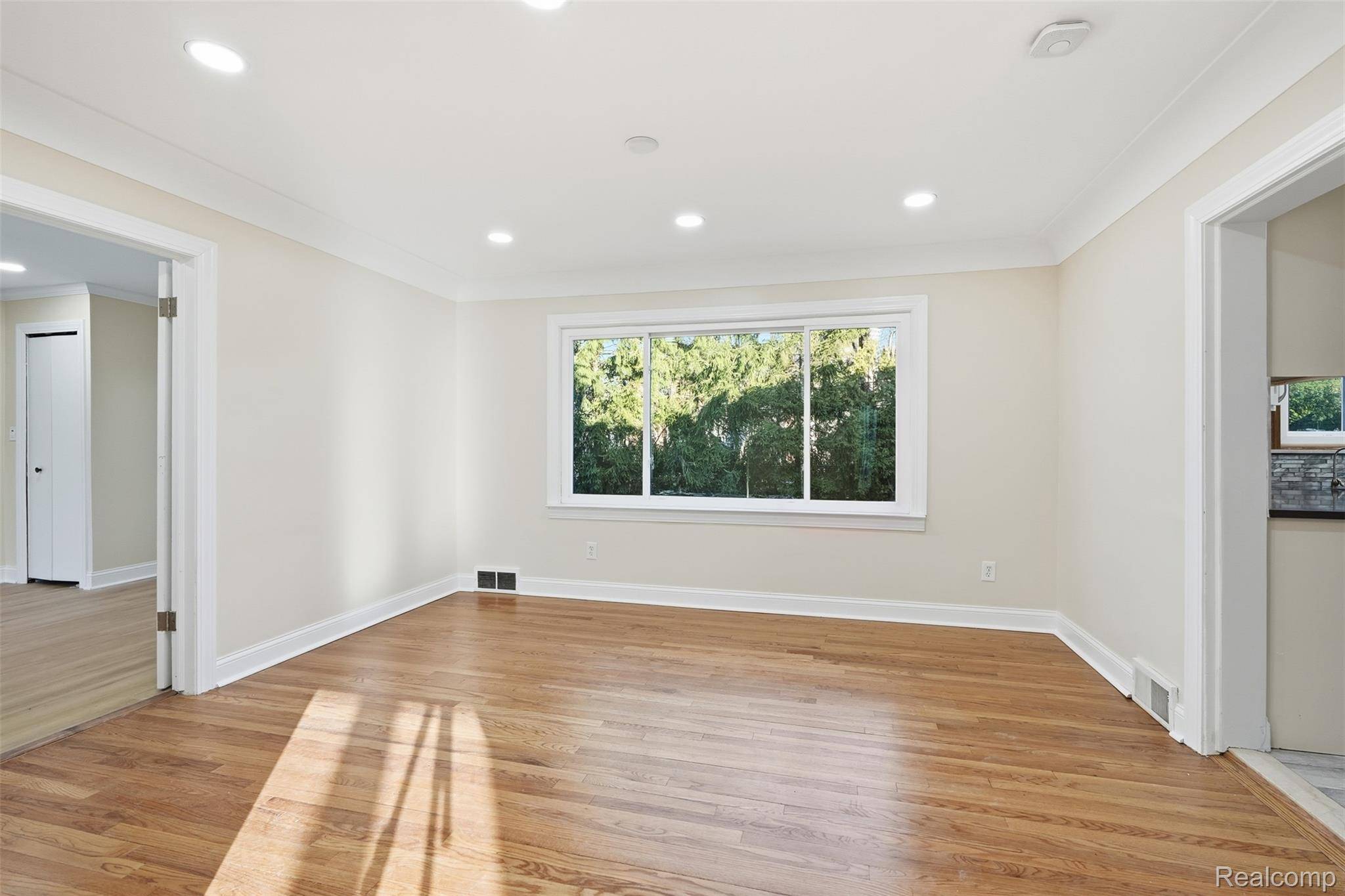 Dearborn, MI 48124,601 S Lafayette ST