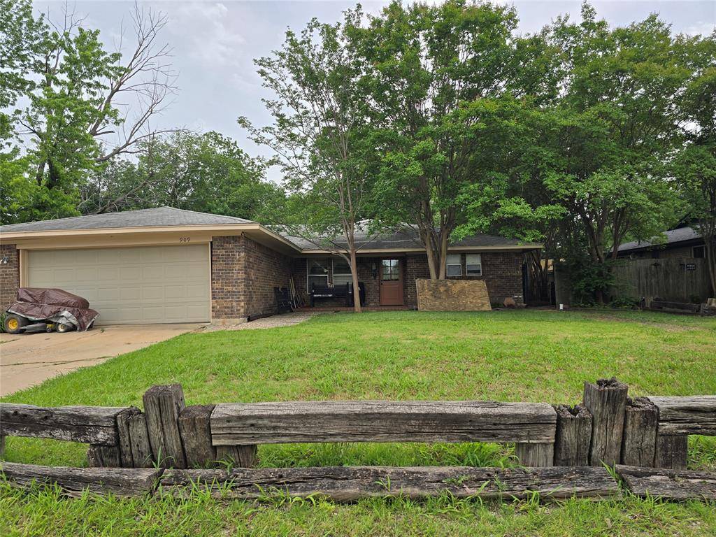 909 Mckinney Avenue, Princeton, TX 75407