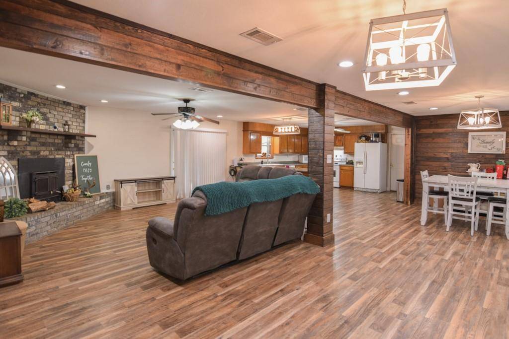 Mount Pleasant, TX 75455,800 CR 1030