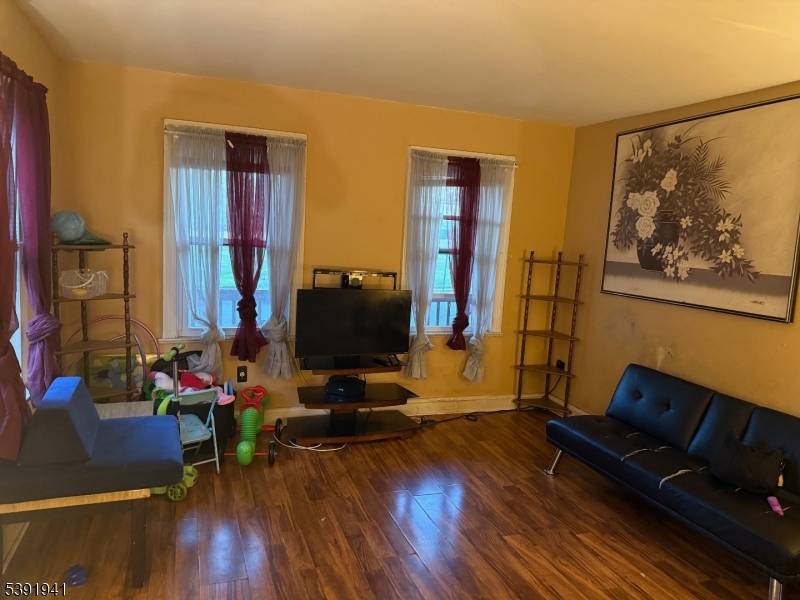 Somerville Boro, NJ 08876,48 2nd St