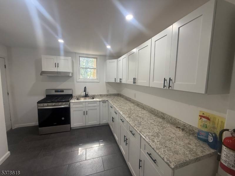 East Orange City, NJ 07018,15 Winthrop Ter #1