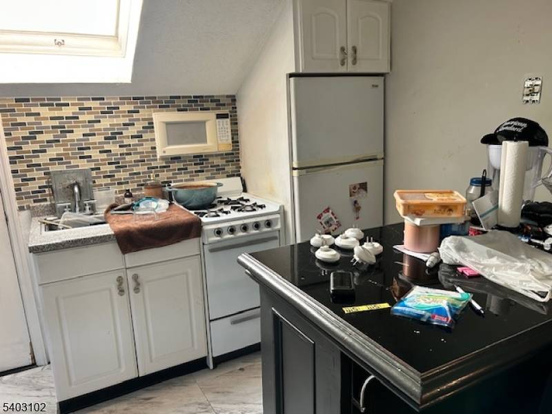 Paterson City, NJ 07522,223 W Broadway