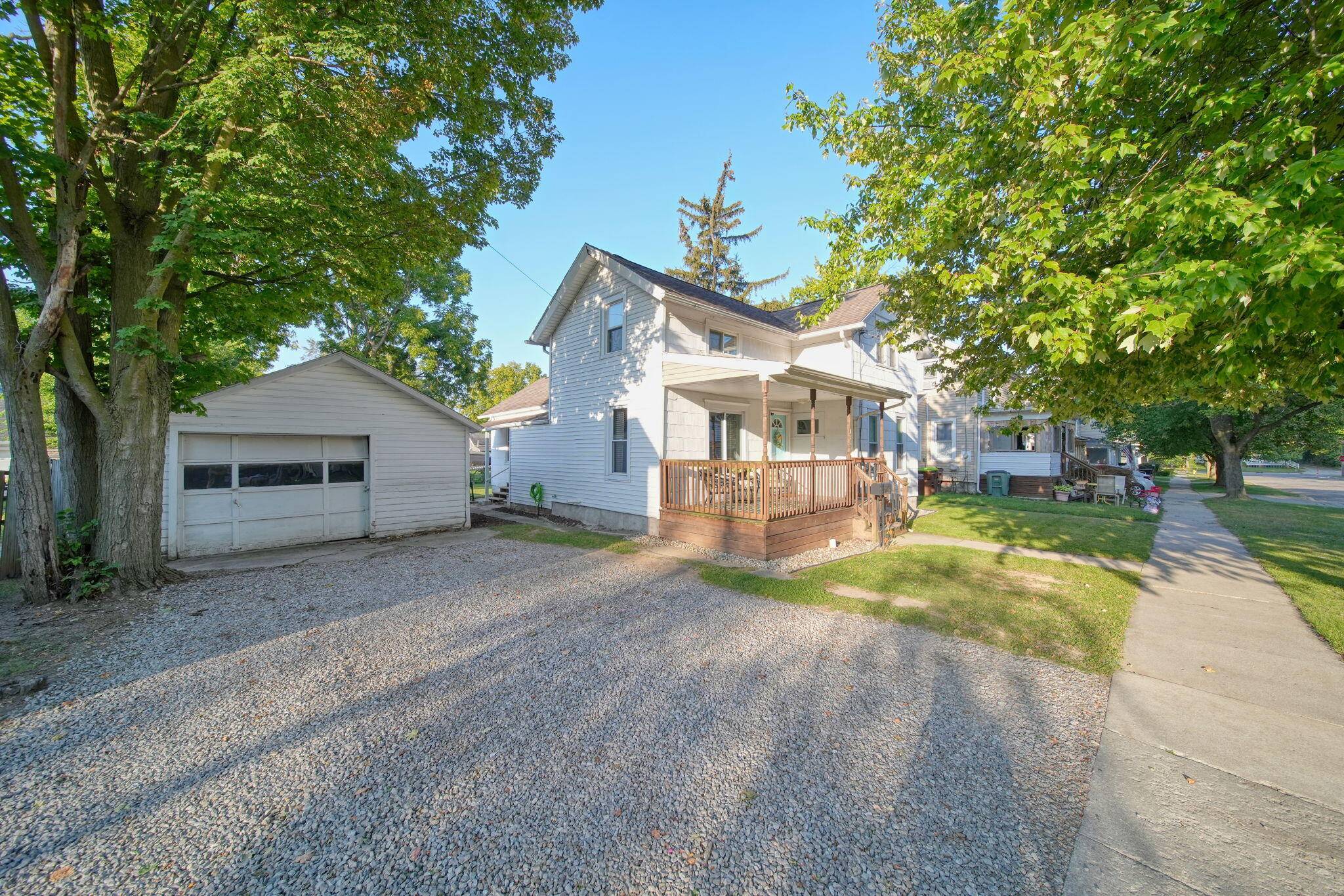 Adrian, MI 49221,136 E Chestnut ST E