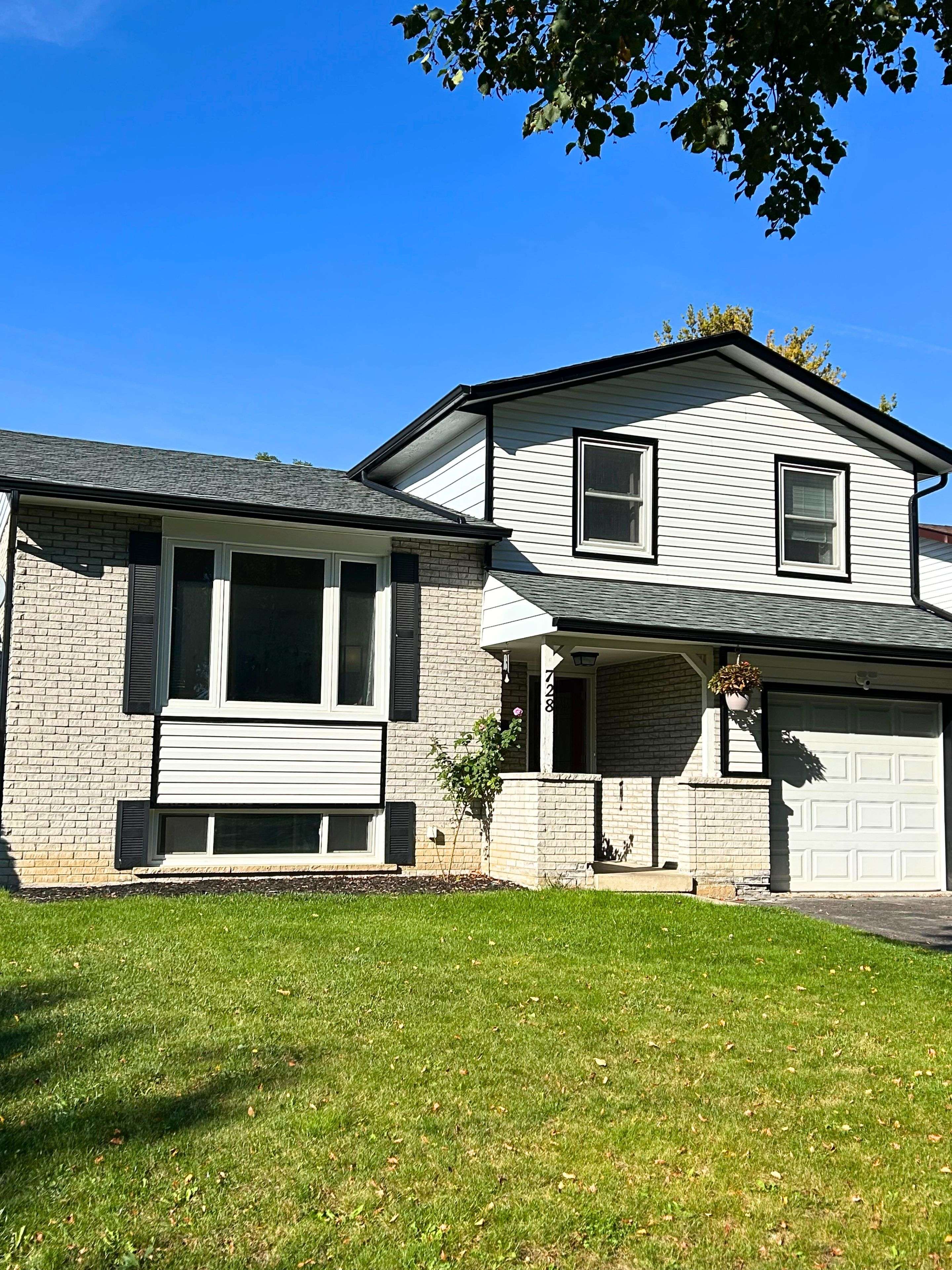 Oshawa, ON L1J 6A8,728 Bermuda AVE