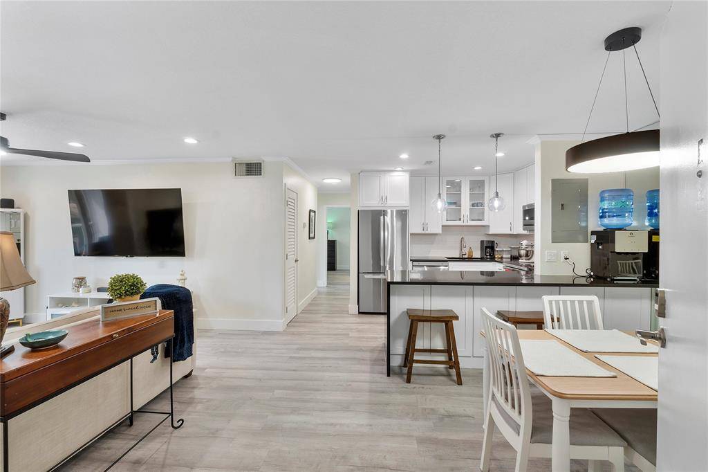 Fort Lauderdale, FL 33308,6205 Bay Club Dr #3