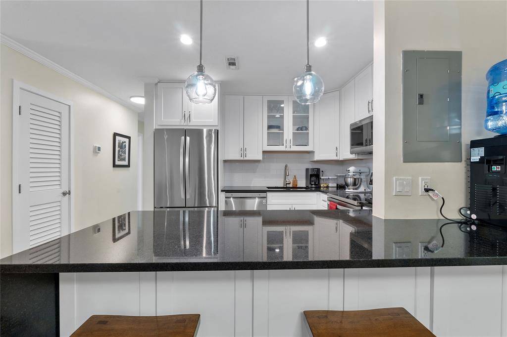 Fort Lauderdale, FL 33308,6205 Bay Club Dr #3