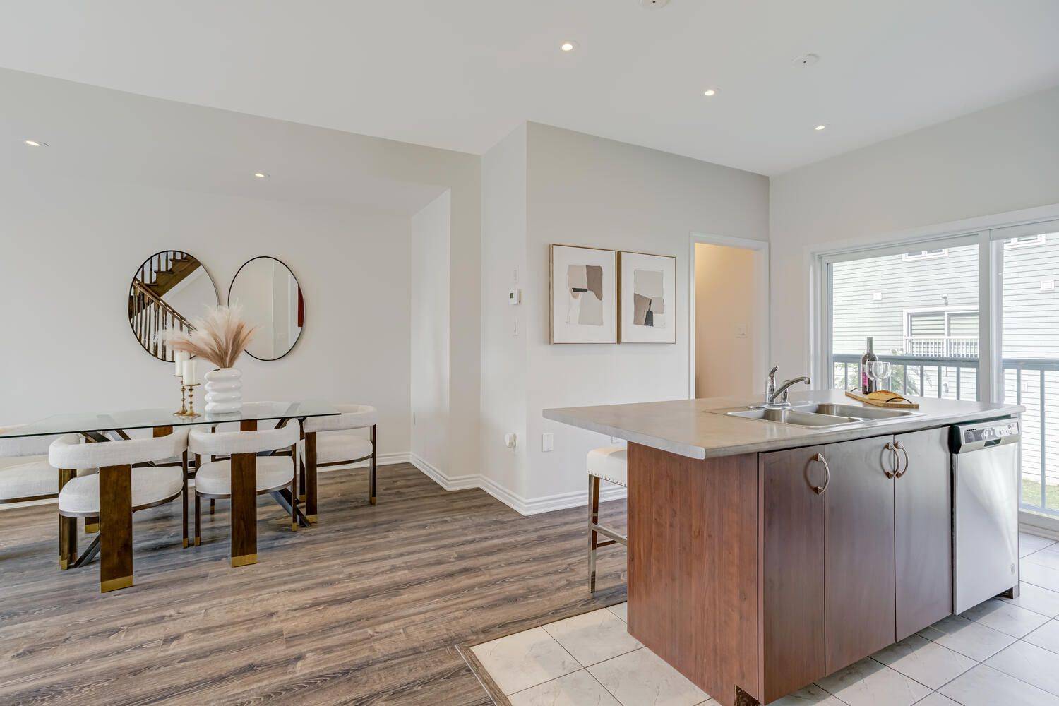 Wasaga Beach, ON L9Z 2X2,25 Shelburne AVE