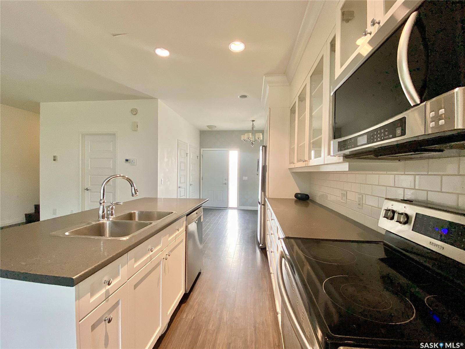 Esterhazy, SK S0A 0X0,422 St Mary STREET #A & B