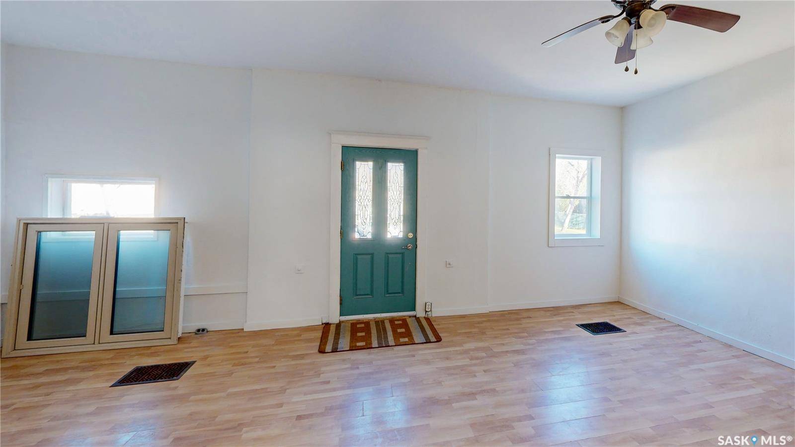 Regina, SK S4N 0V2,827 15TH AVENUE