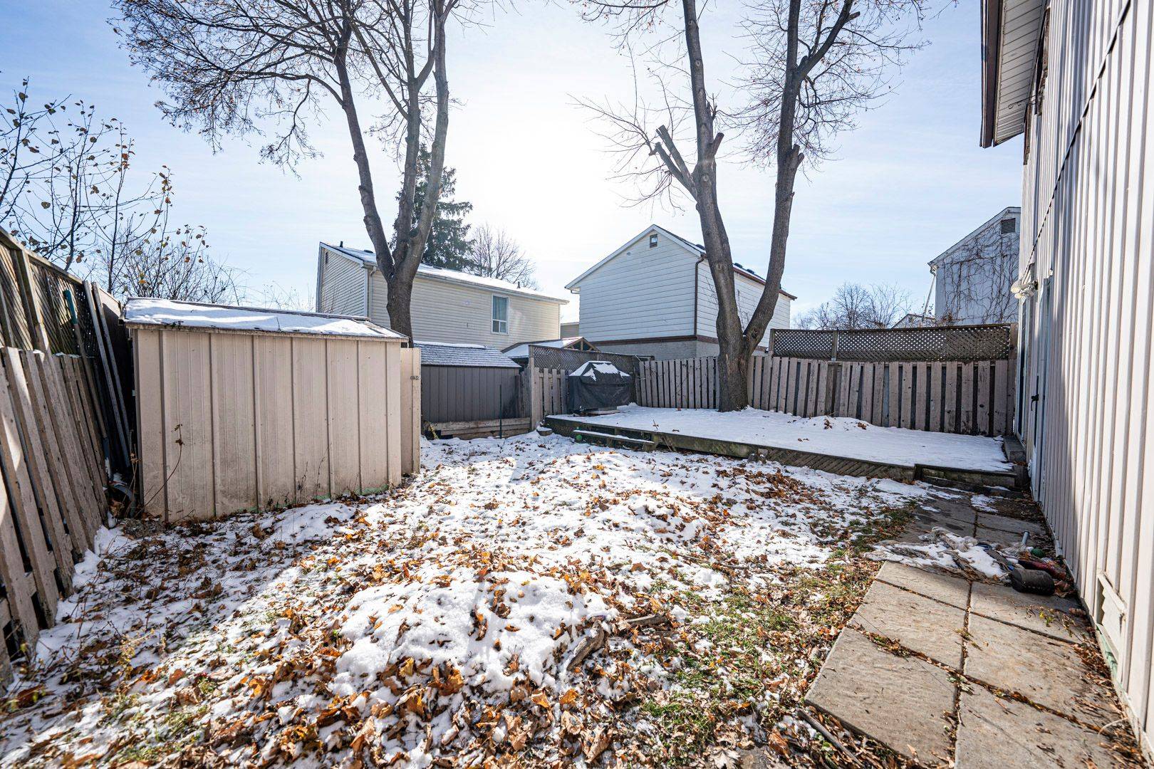 Brampton, ON L6S 1N7,22 Hazelglen CT #Upper level