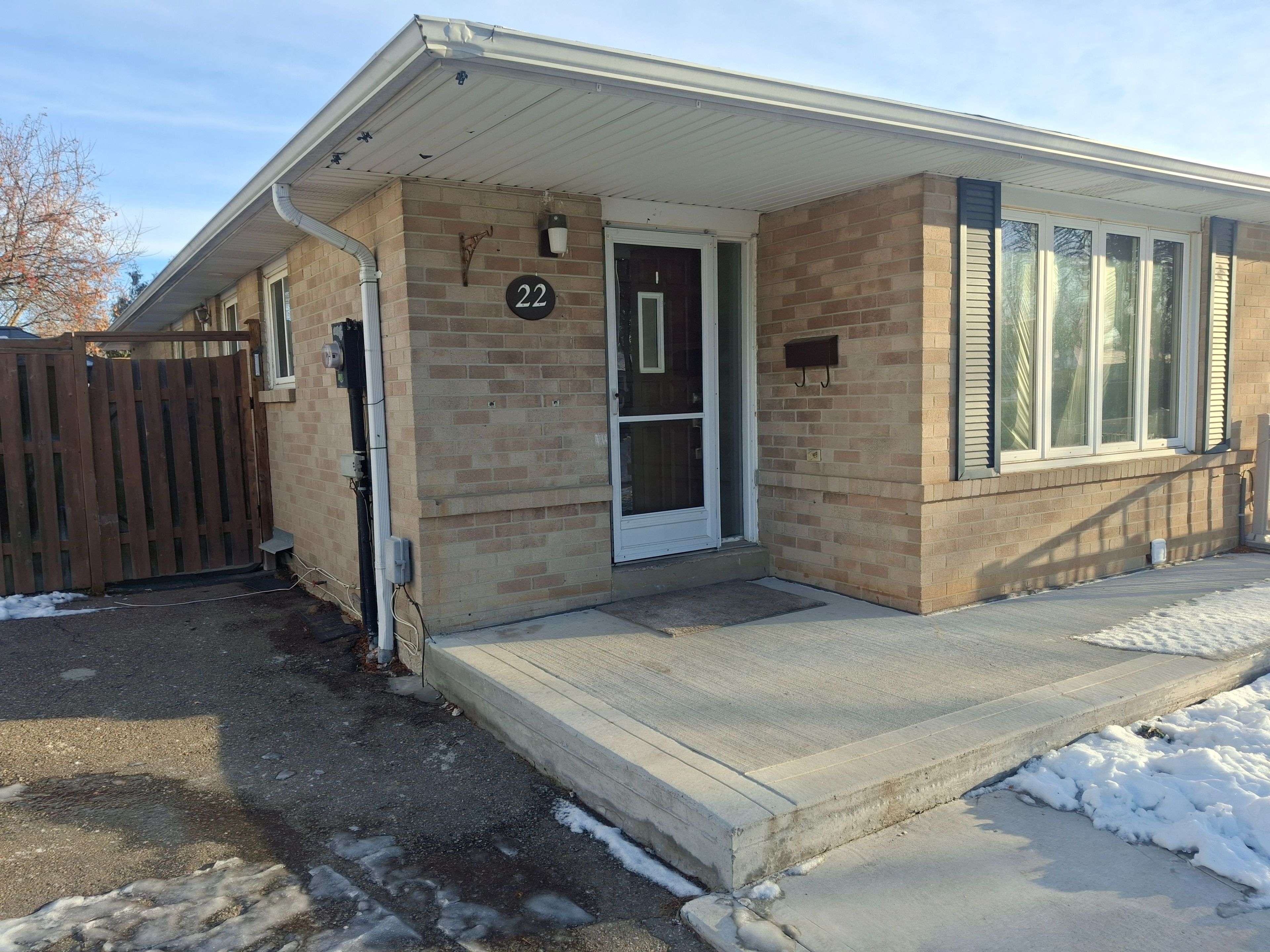 Brampton, ON L6S 1Z8,22 Graymar RD