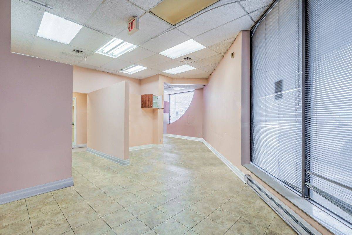 Toronto W05, ON M9L 1W9,4250 Weston RD