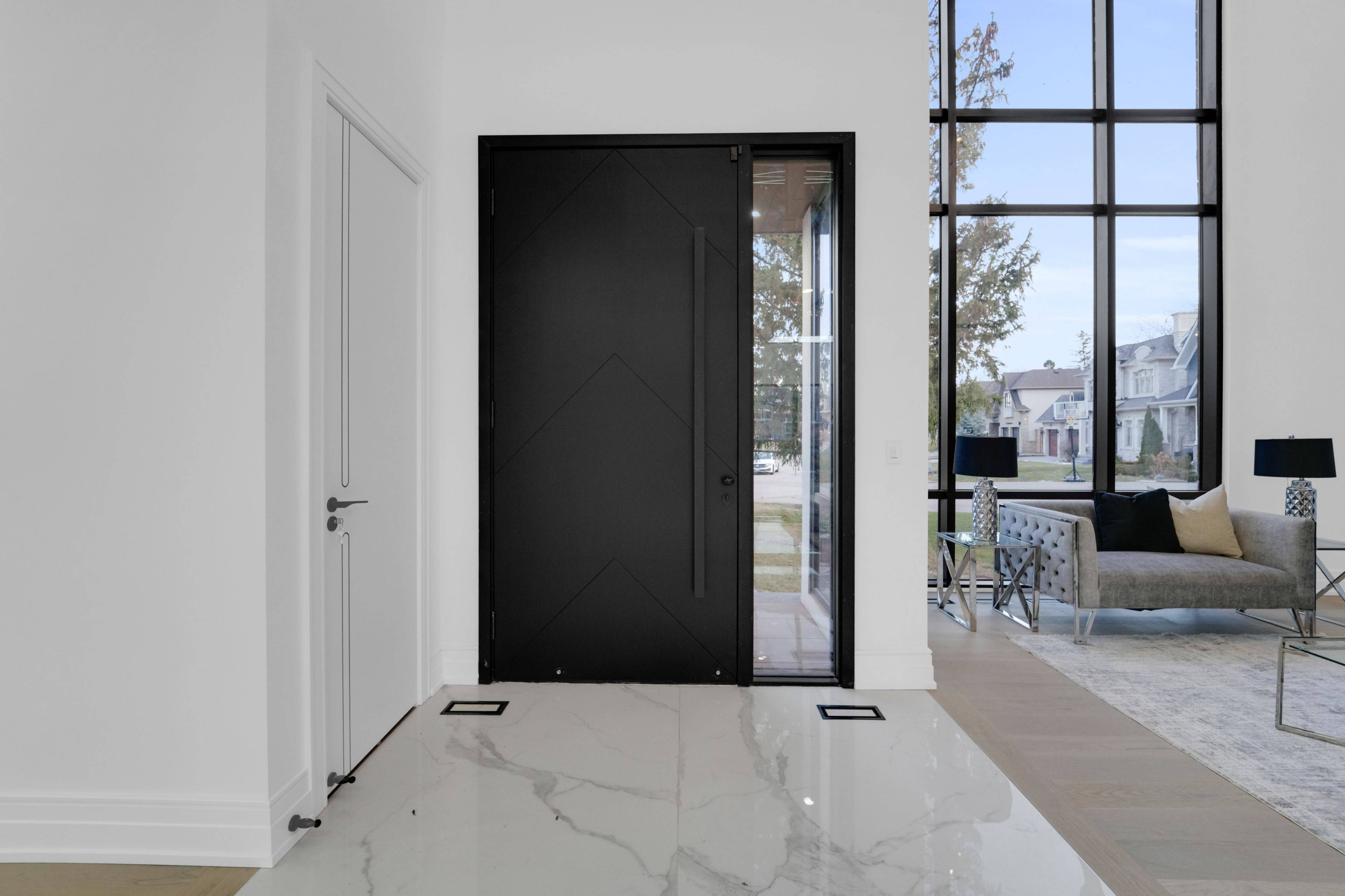 Oakville, ON L6L 3V1,468 Saville CRES