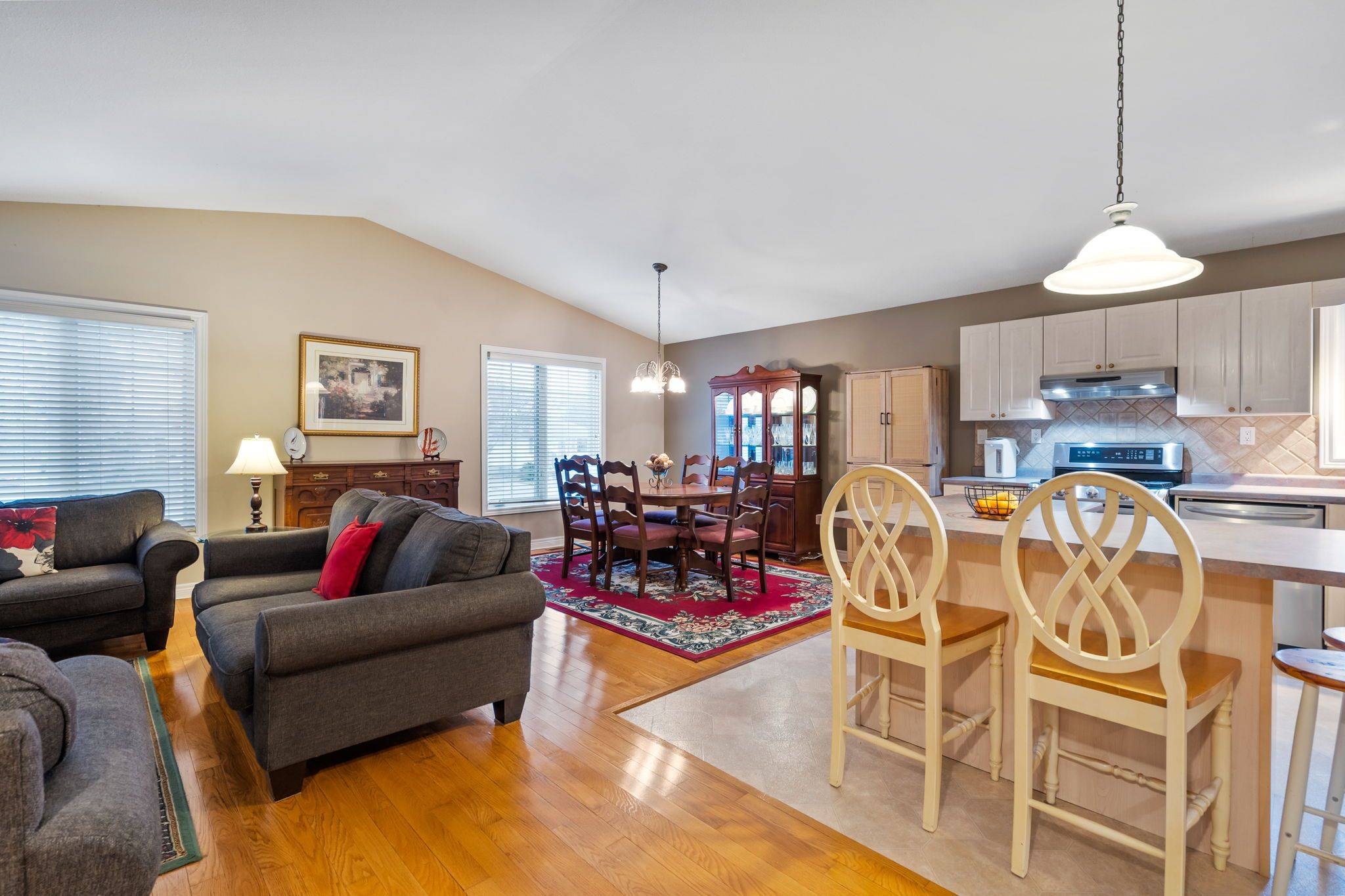 Port Colborne, ON L3K 4X8,272 Steele ST