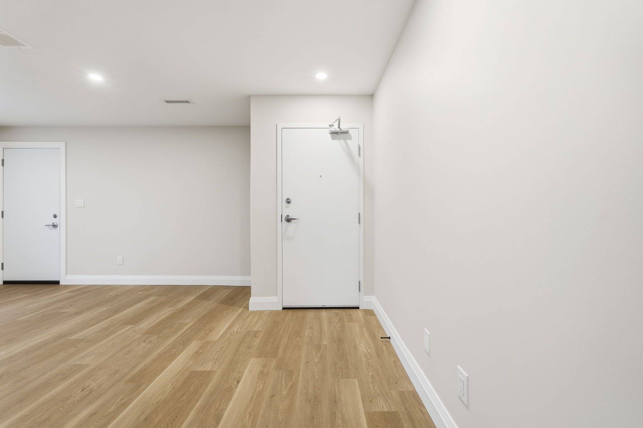 Hamilton, ON L8L 1L9,231 PARK ST N #4