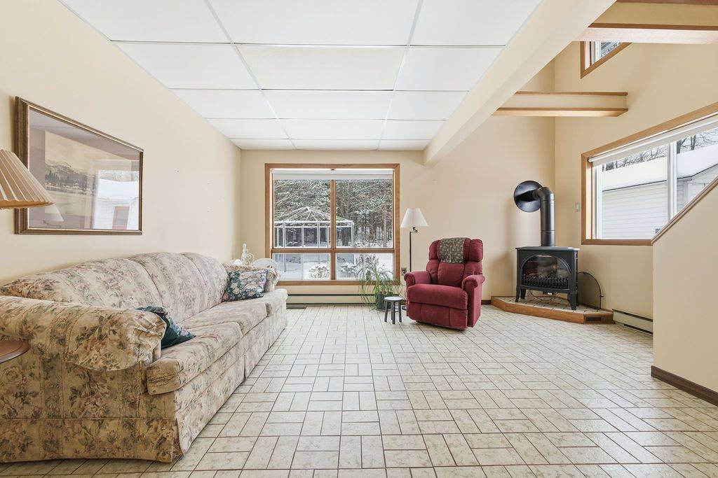 Deep River, ON K0J 1P0,94 Glendale AVE