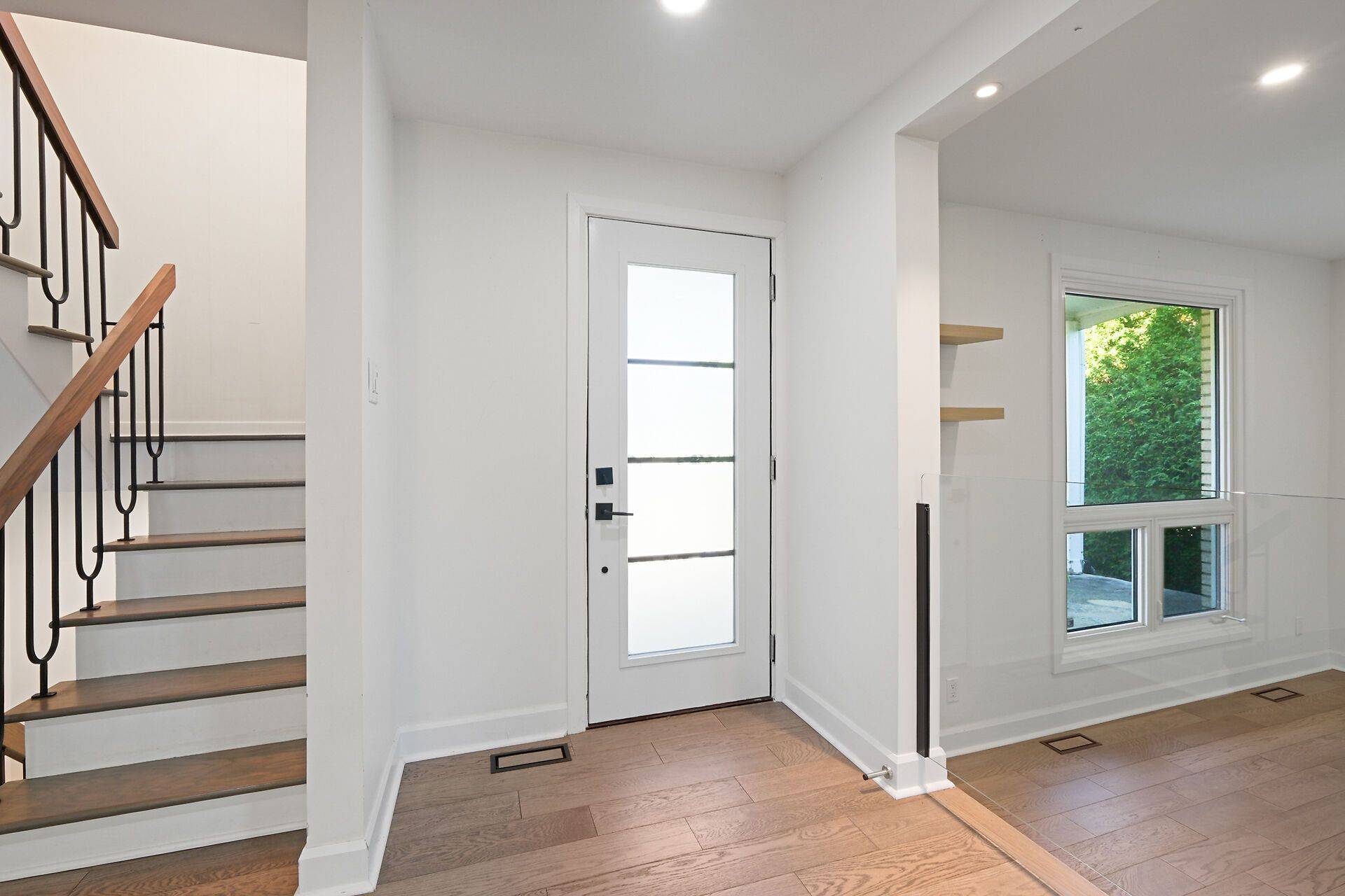 Cityview - Parkwoods Hills - Rideau Shore, ON K2E 6H7,12 Apache CRES