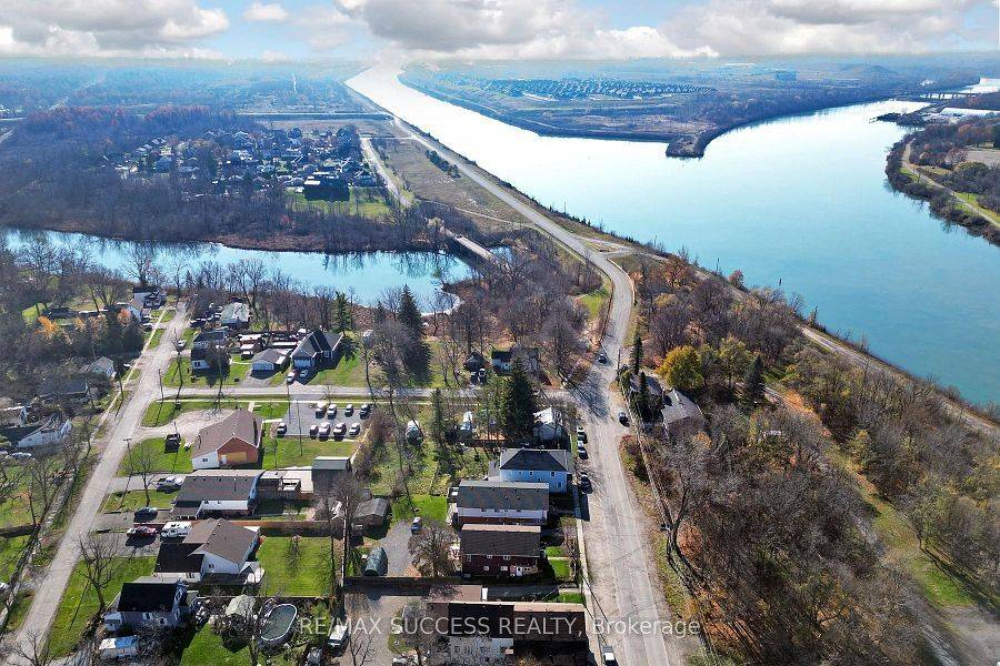 Thorold, ON L0S 1K0,32 & 34 River ST