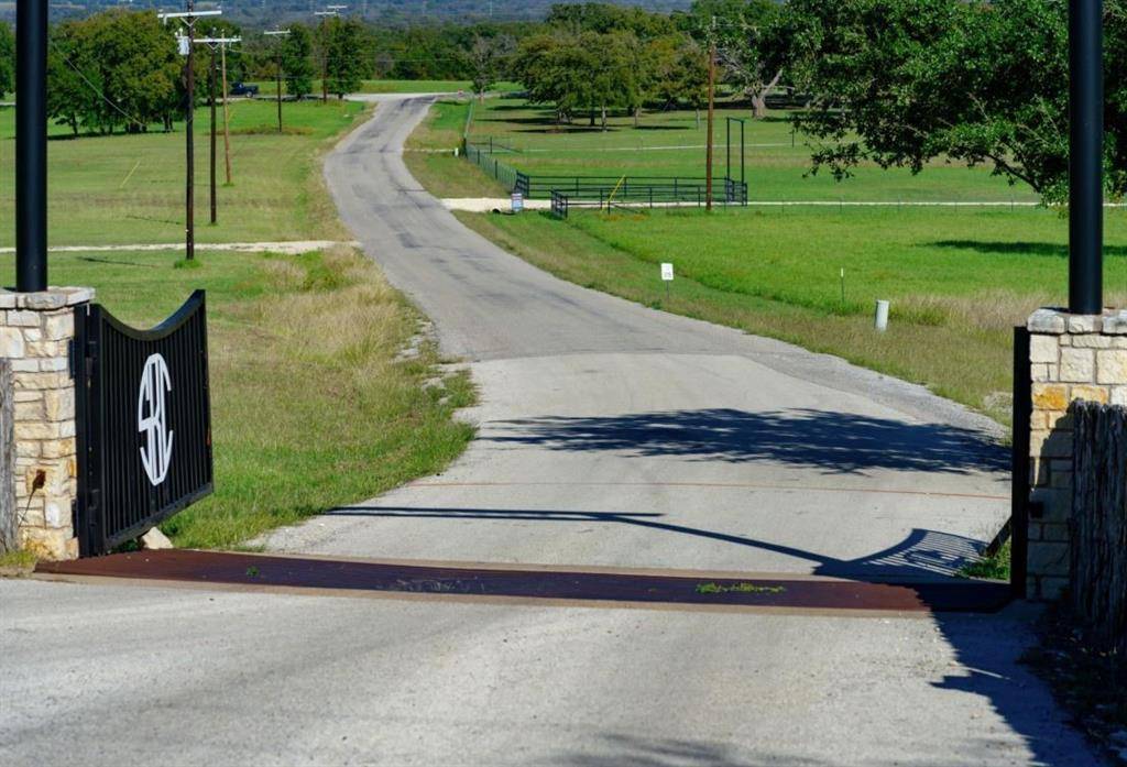 Iredell, TX 76649,521 Private Road 2163