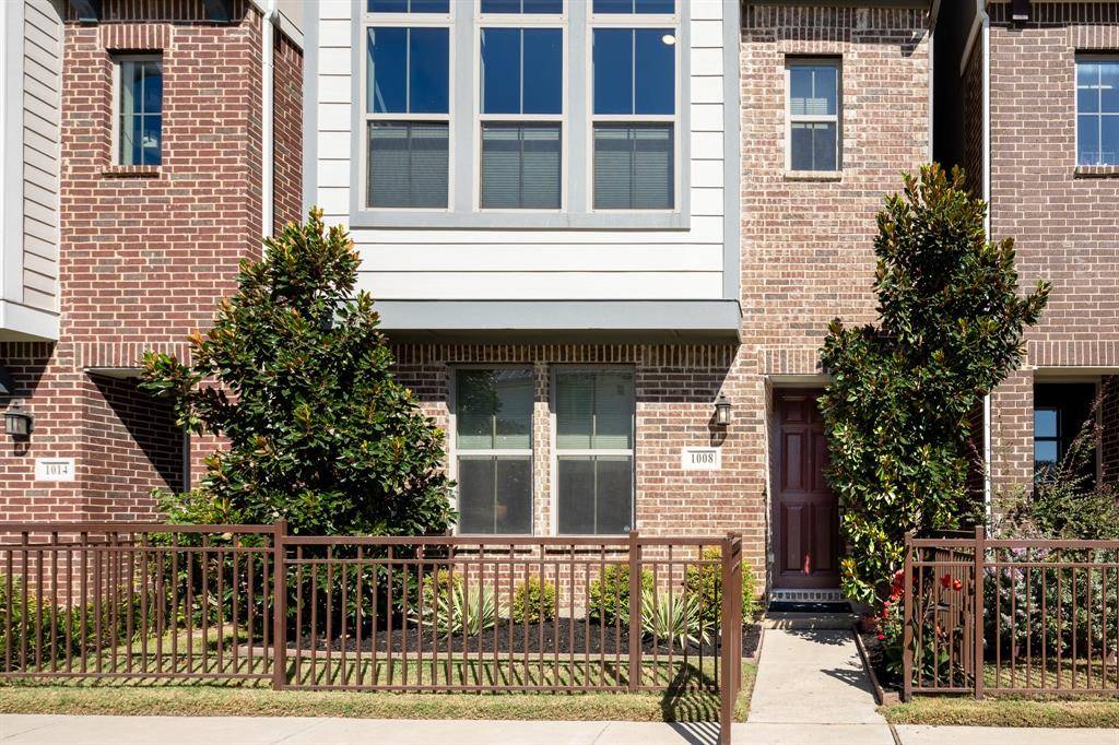 Dallas, TX 75212,1008 Manacor Lane