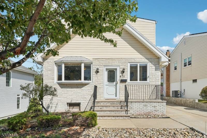 Lyndhurst Twp., NJ 07071,471 Harding Ave