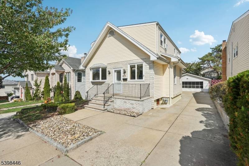 Lyndhurst Twp., NJ 07071,471 Harding Ave