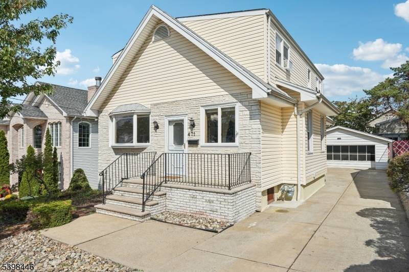 Lyndhurst Twp., NJ 07071,471 Harding Ave