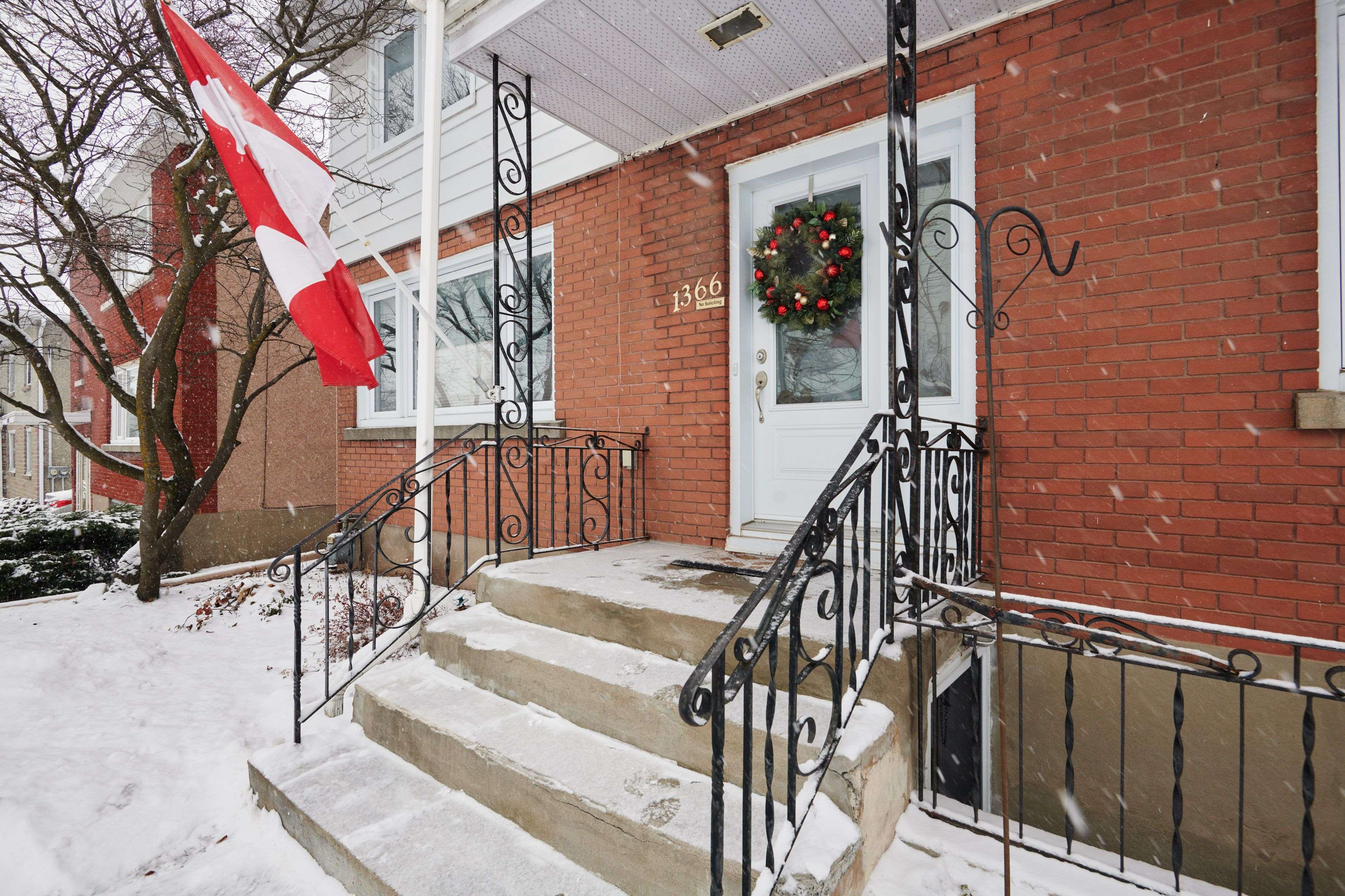 Carlington - Central Park, ON K1Z 8L2,1366 Kingston AVE