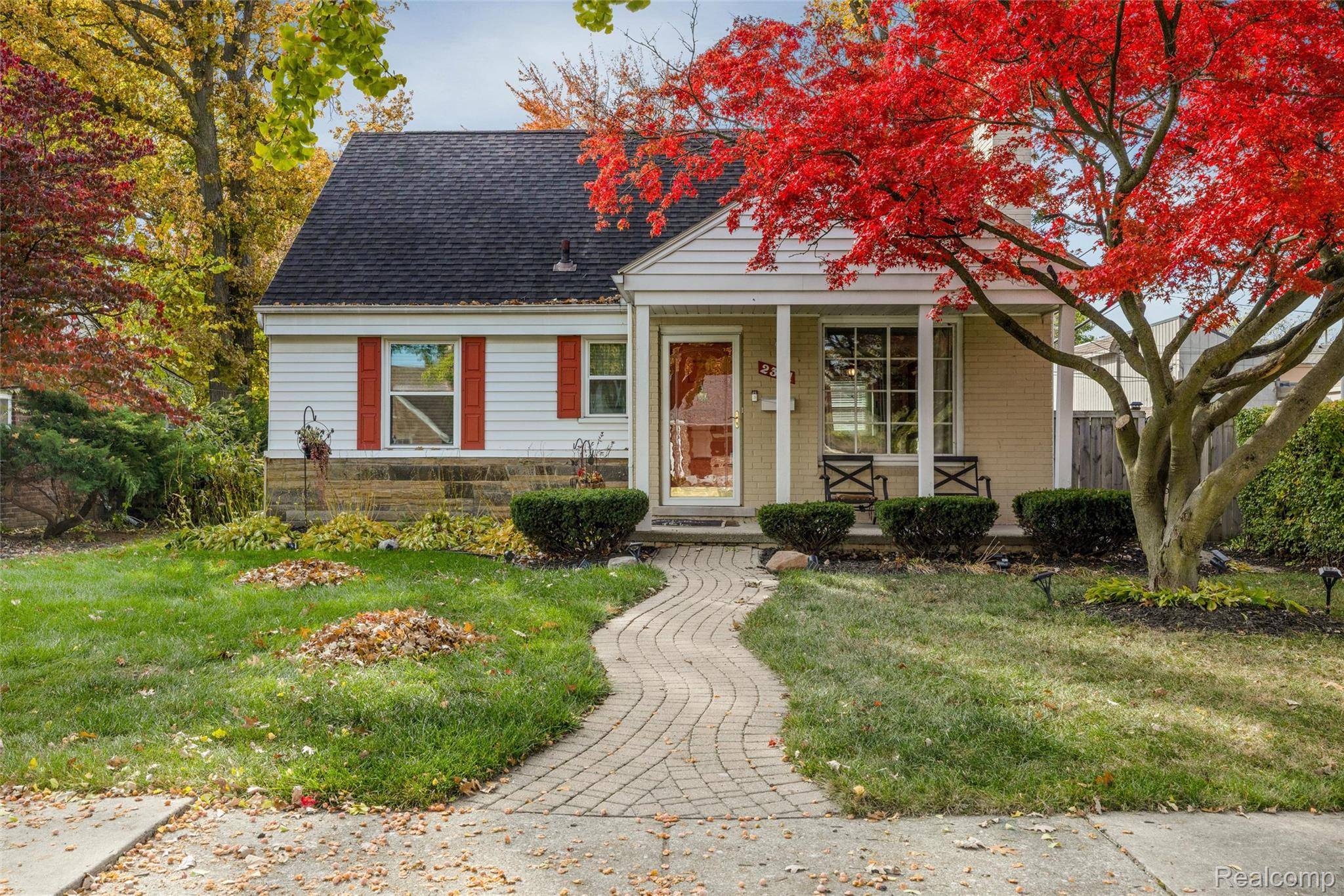 Grosse Pointe Woods, MI 48236,2371 Allard AVE