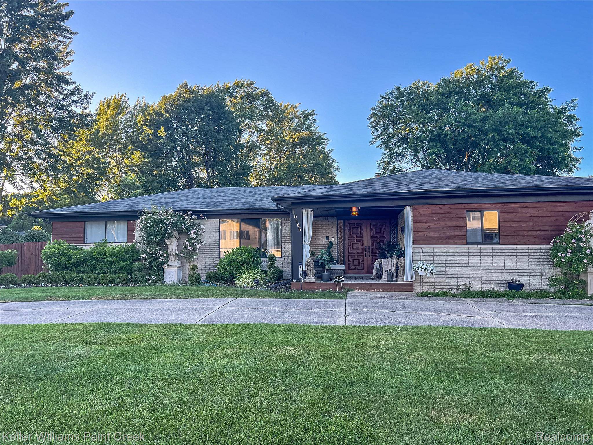 Clinton Township, MI 48035,16165 Andover DR