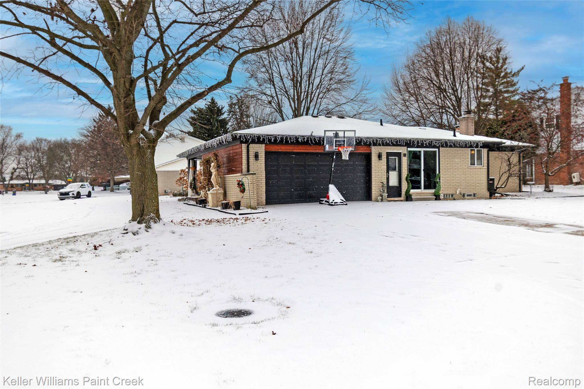 Clinton Township, MI 48035,16165 Andover DR