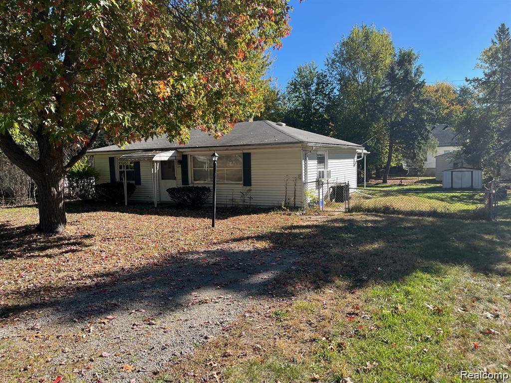 Bloomfield Hills, MI 48302,1253 Atkinson AVE