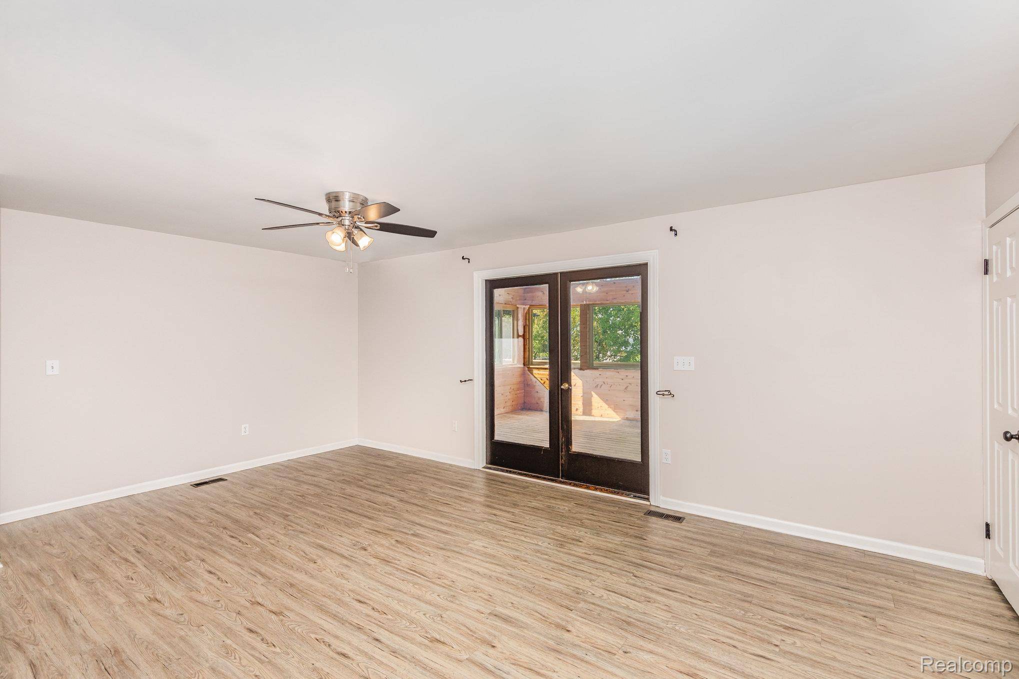 Fenton, MI 48430,14108 North RD