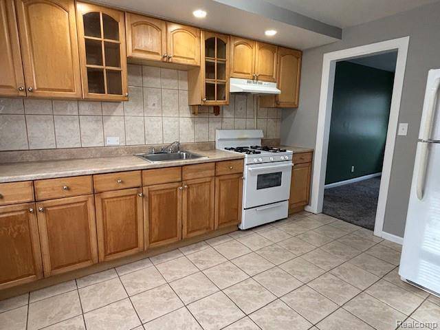 Westland, MI 48186,2611 CALEDONIA