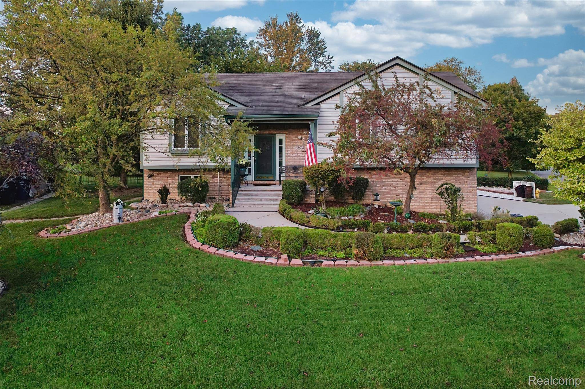 Westland, MI 48185,38508 Alma LN